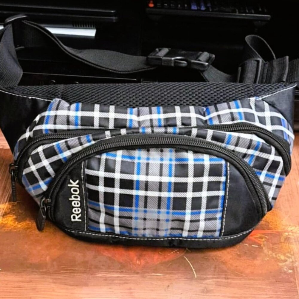 Reebok Unisex Striped Crossbody Waist Belt Bag Excellent Condition Like New